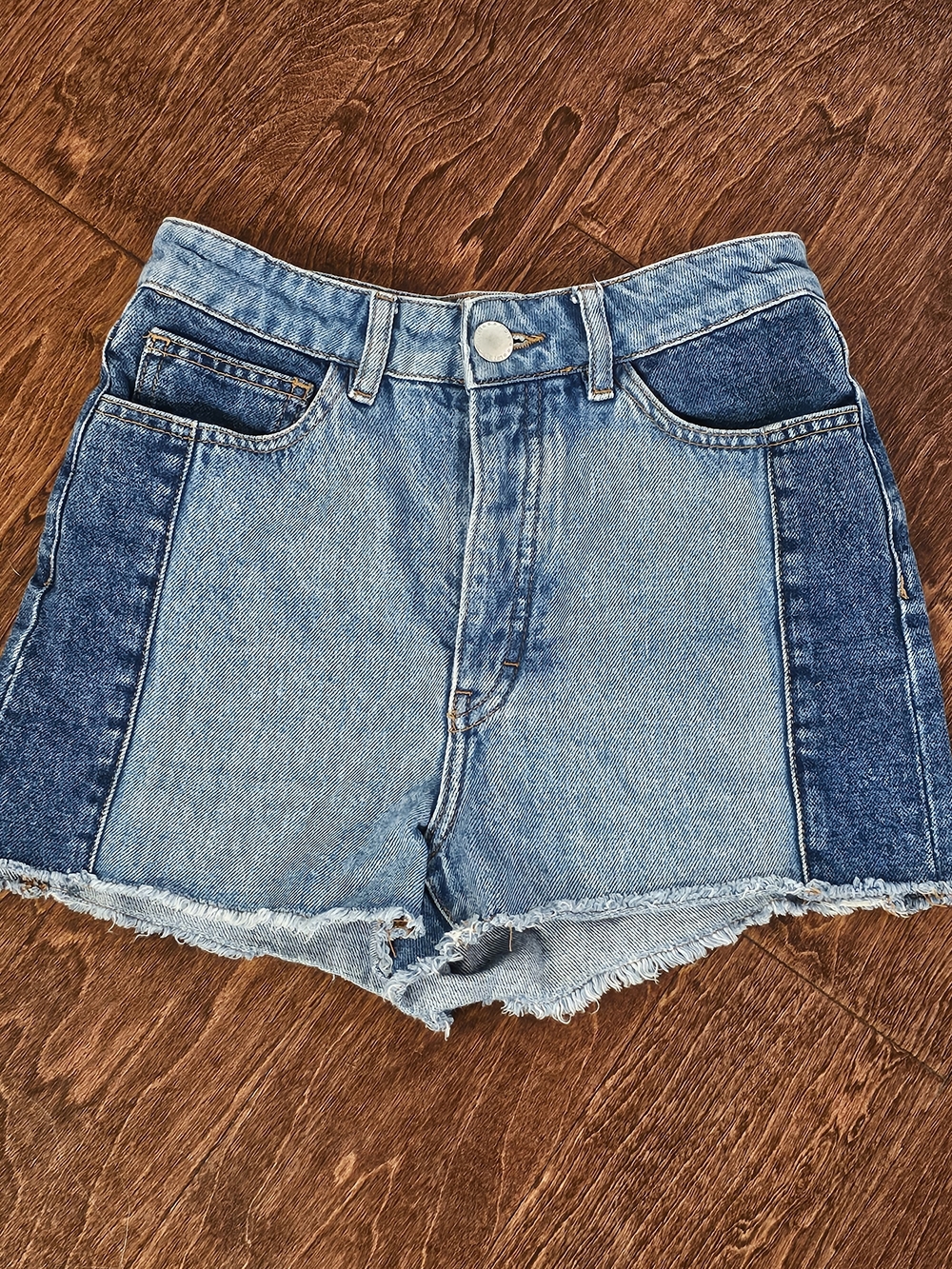High-Waist Two-Tone Denim Shorts - Light Blue